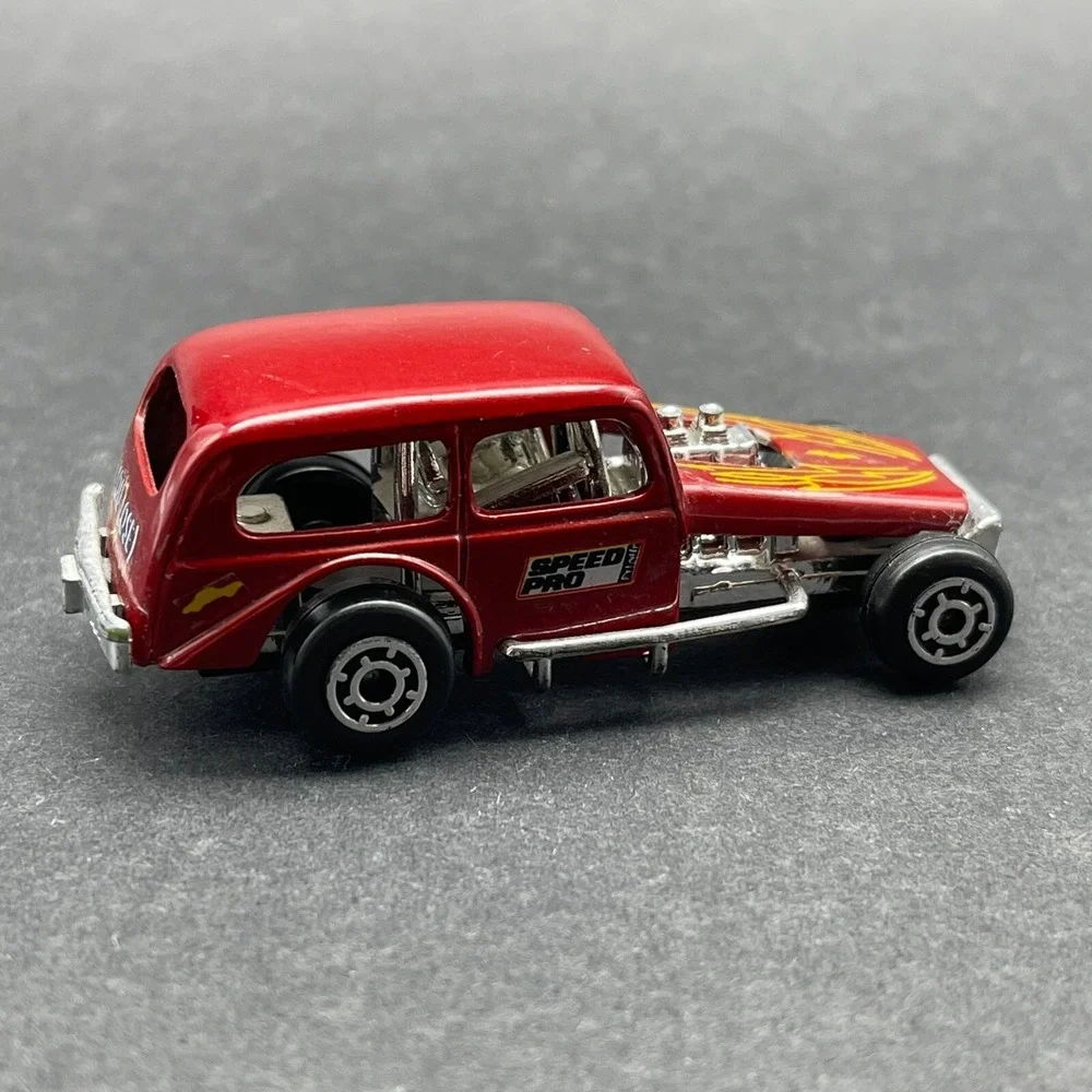 Zee Toys 1935 '35 Chevy‎ Modified Dirt Track Race Car Red Graphics Diecast 1/64